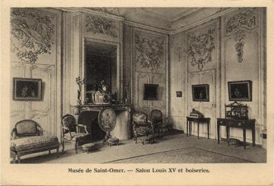 Au cours de la visite on peut admirer ce trés beau salon, richement meublé d'époque Louis XV.